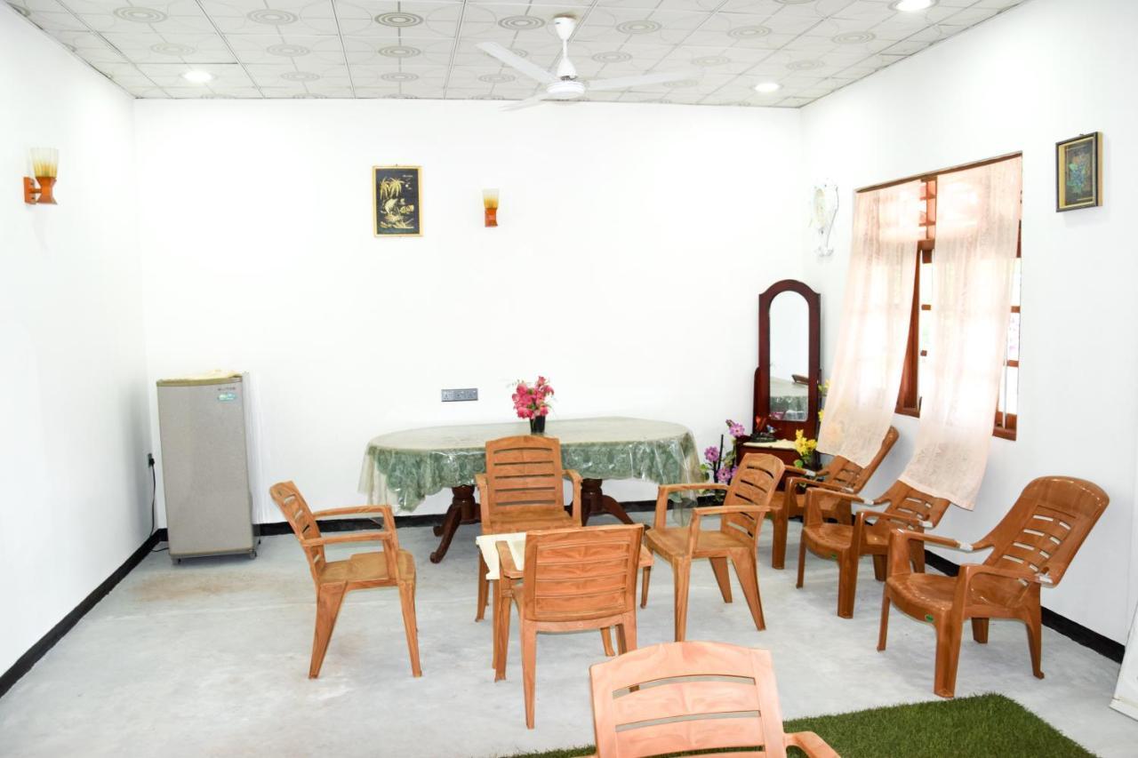 ווליגאמה Tharaka Homestay מראה חיצוני תמונה